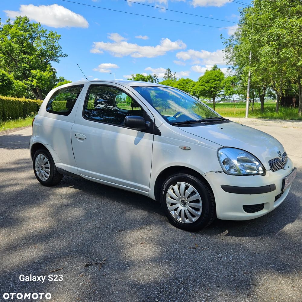 Toyota Yaris 1.0 - 7