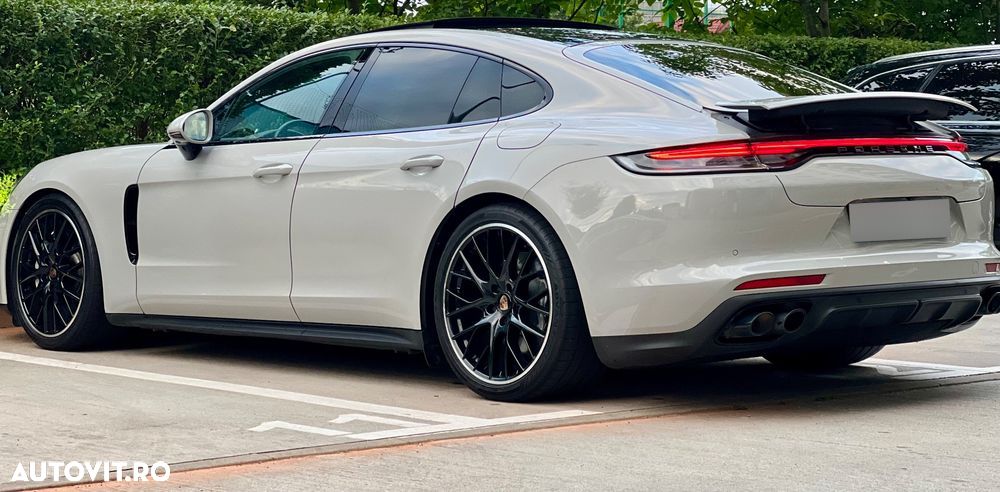 Porsche Panamera 4 E-Hybrid - 5