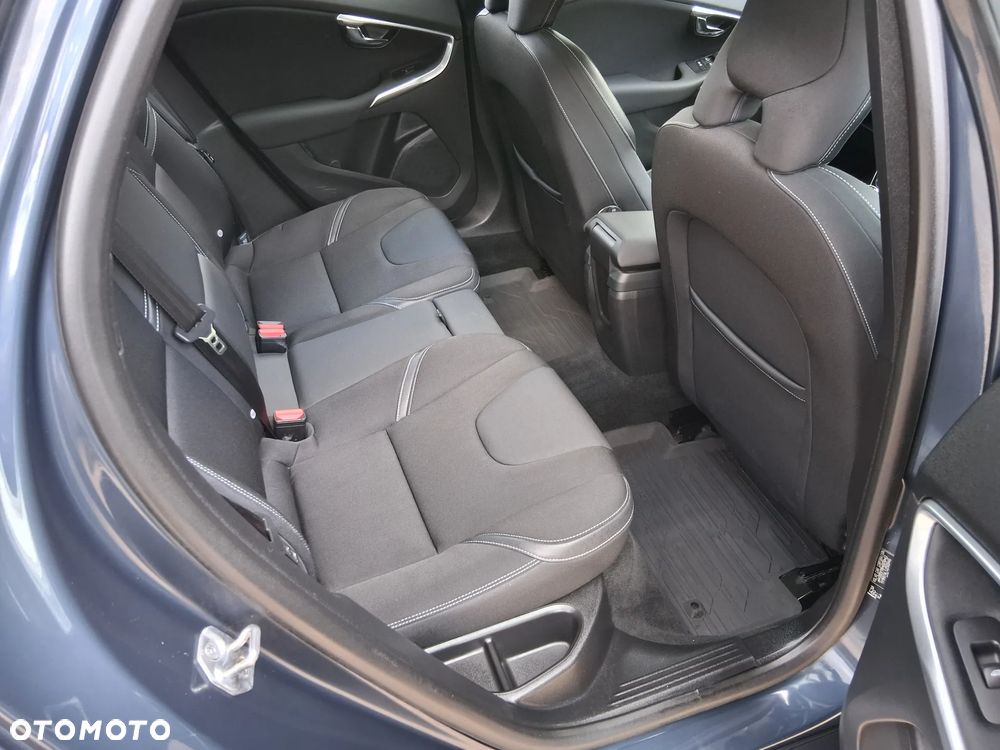 Volvo V40 D2 Inscription - 10