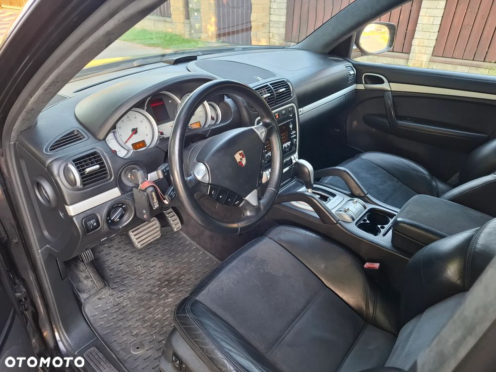 Porsche Cayenne - 11