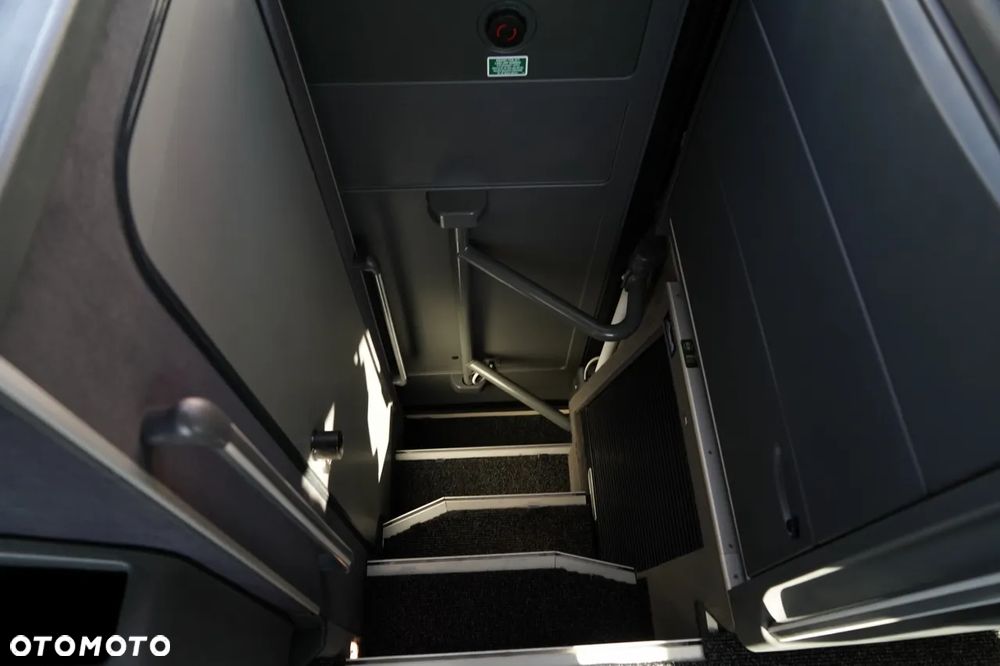 Mercedes-Benz TRAVEGO 16 RHD-M /  EURO6 / SPROWADZONY  / - 27