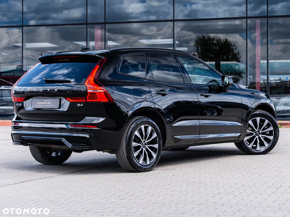 Volvo XC 60 B4 D Plus Dark - 12