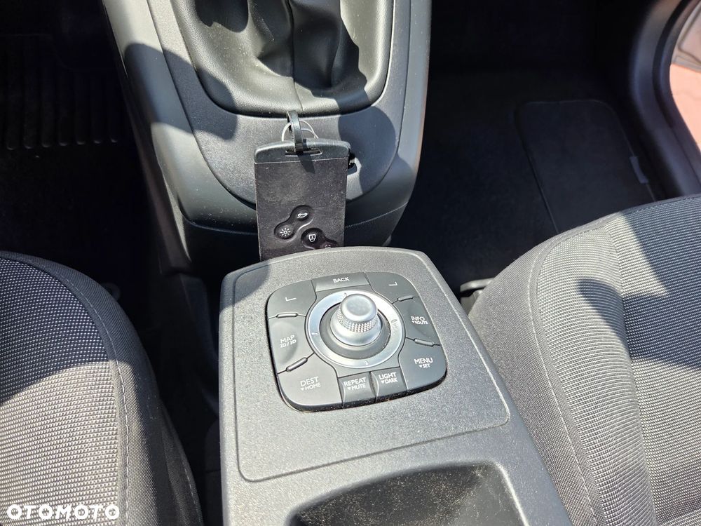 Renault Scenic 1.6 16V 110 LIMITED - 22