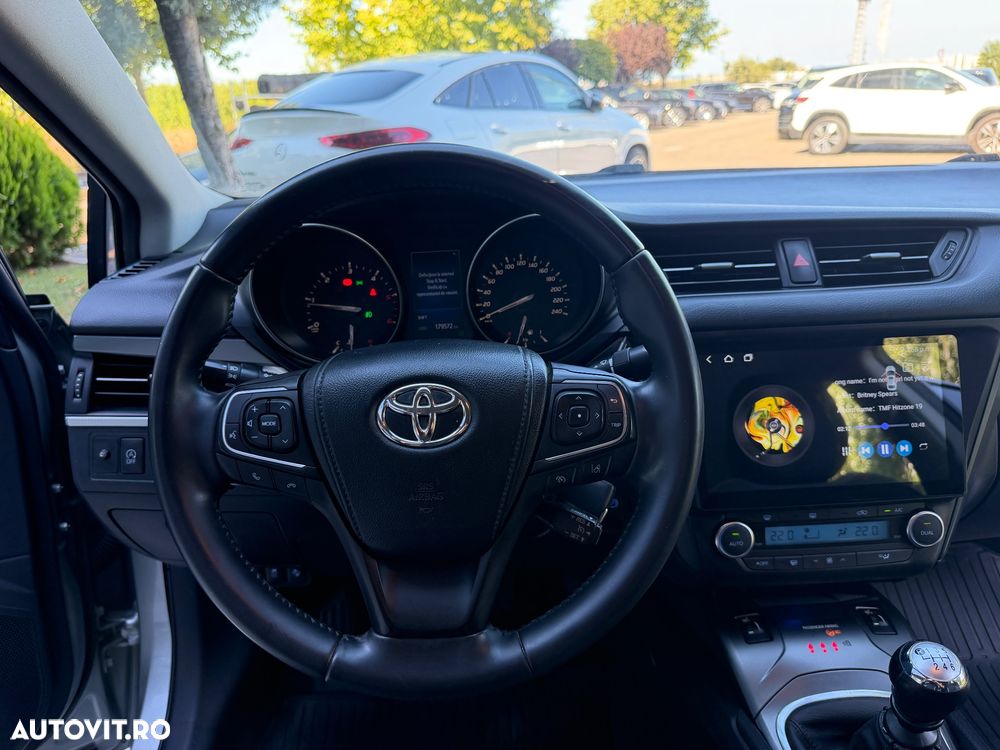 Toyota Avensis 2.0 D-4D Elegance - 11