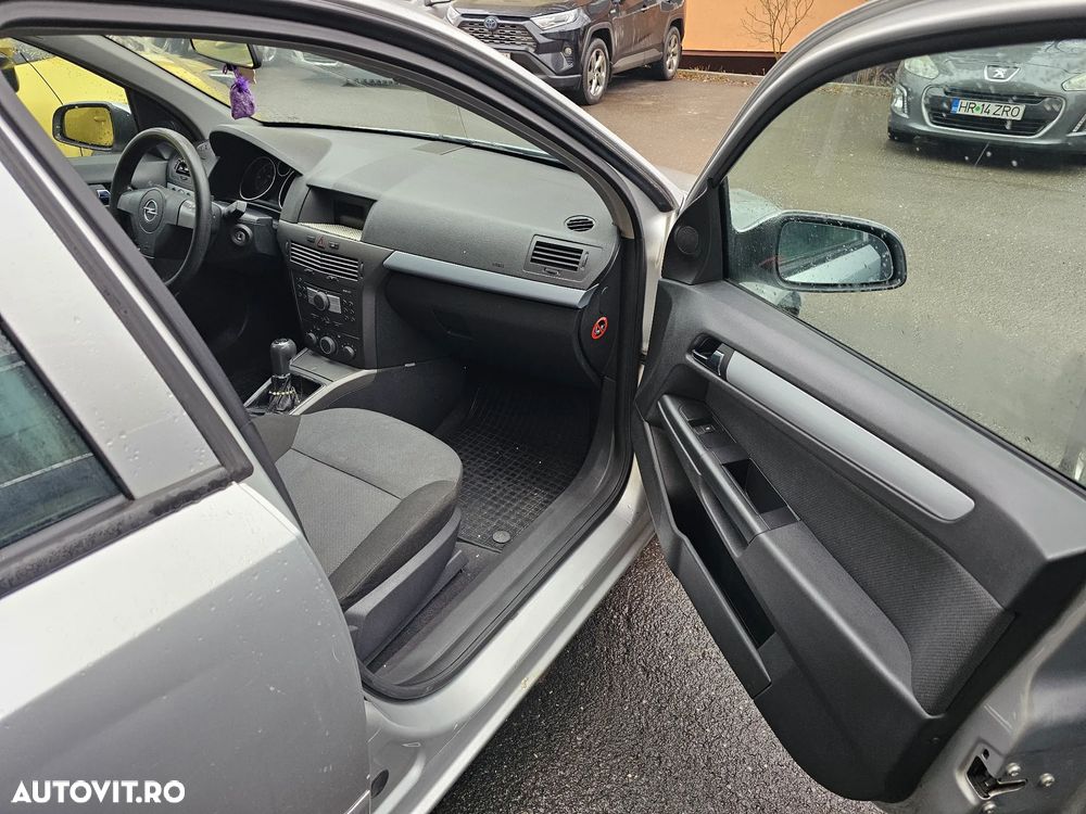 Opel Astra 1.7 CDTI Essentia - 12