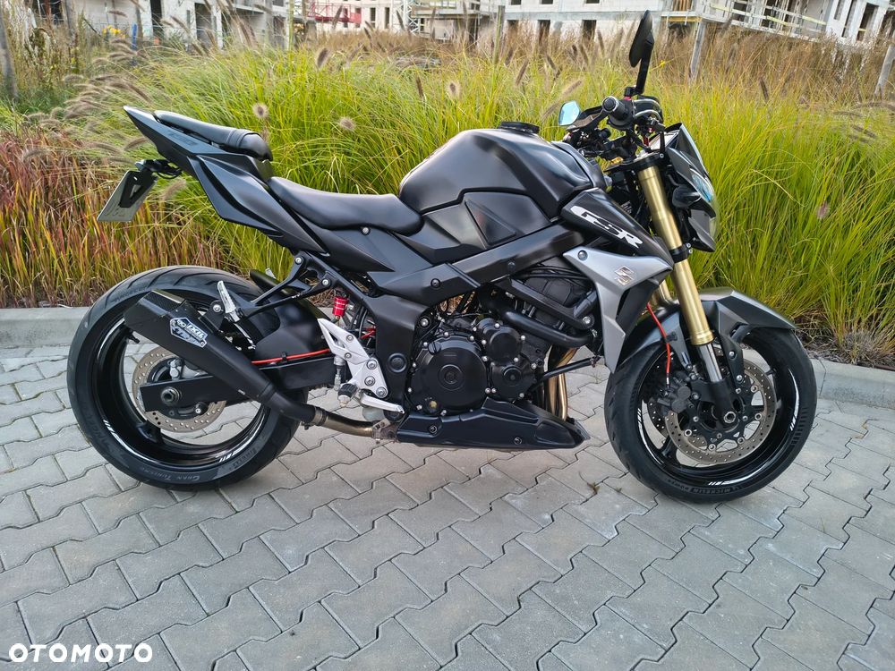 Suzuki GSR