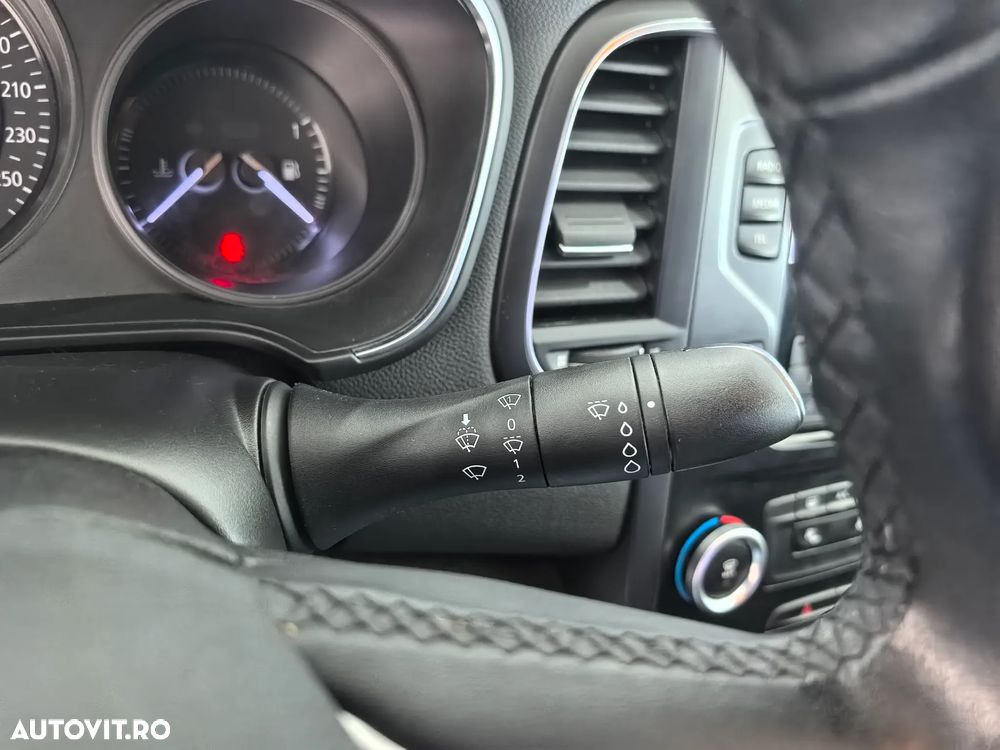 Renault Megane ENERGY TCe Life - 17