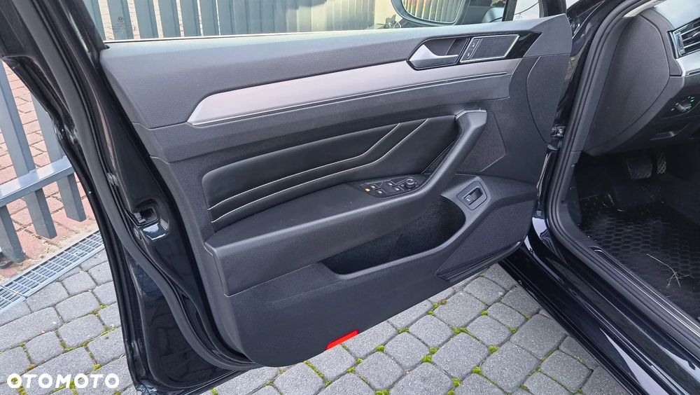 Volkswagen Passat - 29