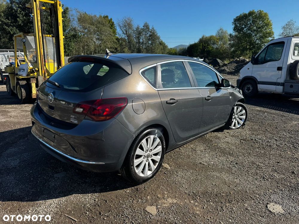 Opel Astra IV 1.6 CDTI Cosmo - 26