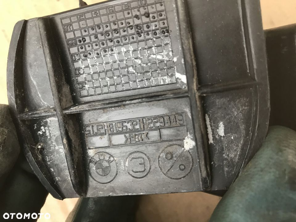 Ślizg Bmw 3 E46 sedan kombi coupe mocowanie wspornik uchwyt zderzaka lewe tylne 8195321 - 6