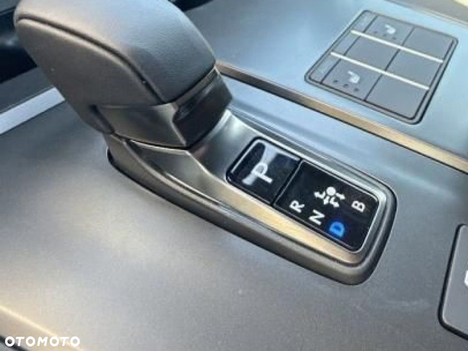 Lexus UX - 10