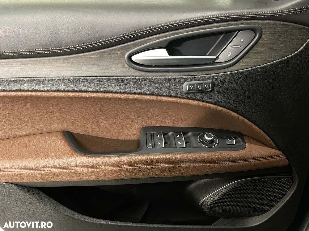 Alfa Romeo Stelvio 2.0 Turbo AWD AT8 Veloce - 31