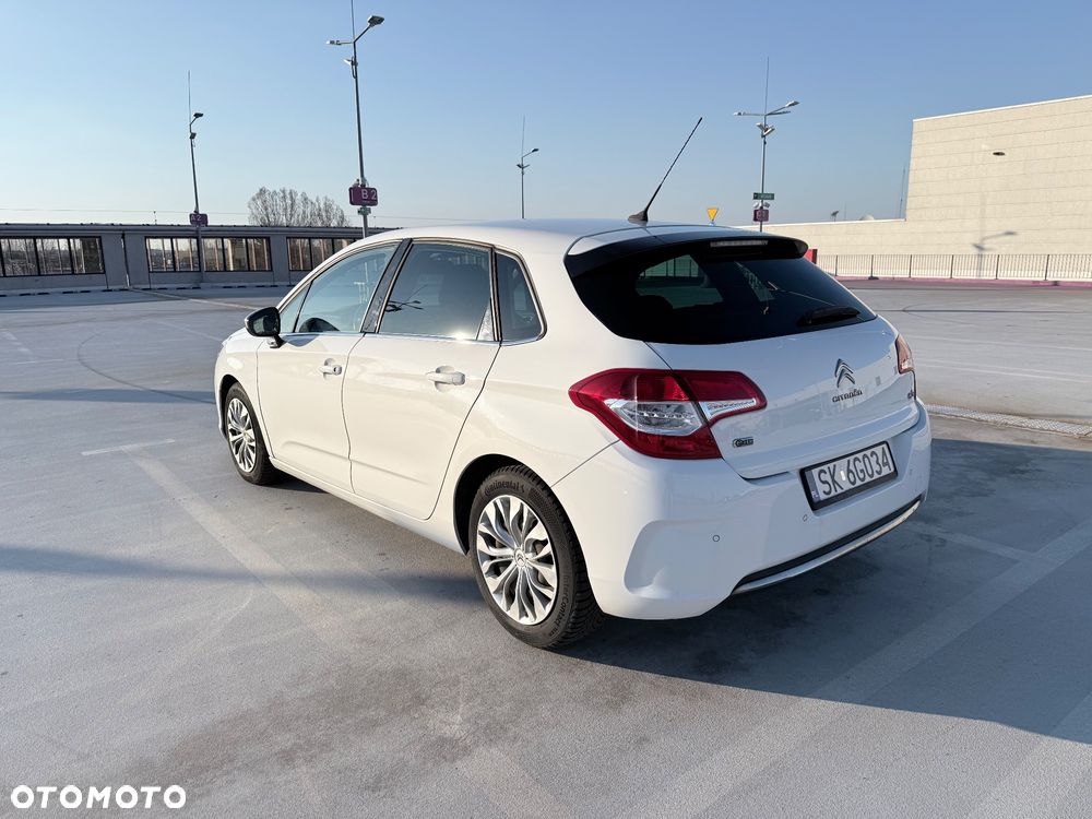 Citroën C4 e-HDi 115 Selection - 10