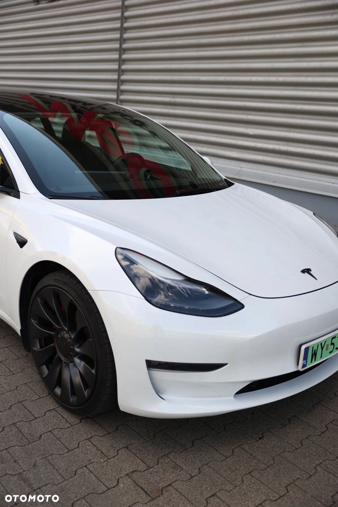 Tesla Model 3 - 24