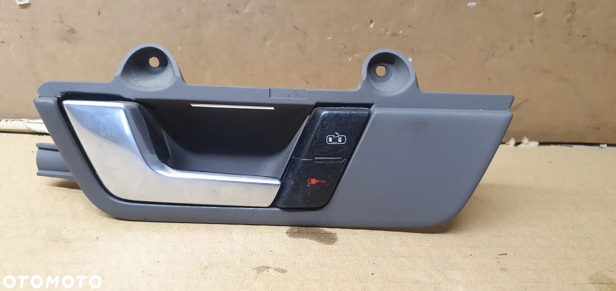 Klamka wewnętrzna lewy przód przednia lewa Audi A4 B6 8E1837019A - 1