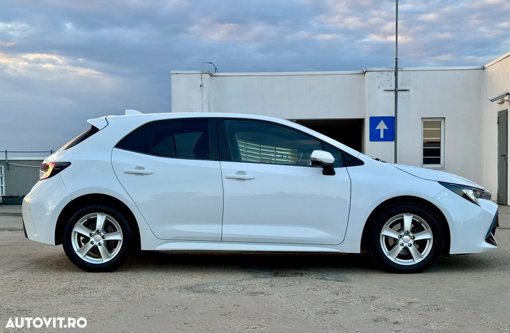 Toyota Corolla 1.8 HSD Business - 10