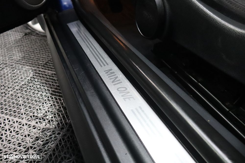 MINI 3 Portas One D Seven - 17