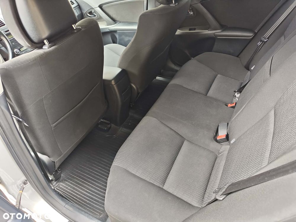Toyota Avensis - 6