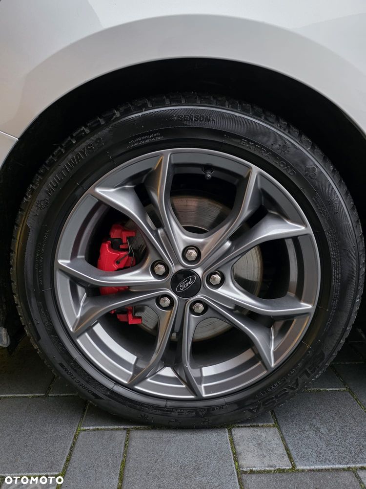 Ford Focus 1.5 EcoBlue Start-Stopp-System ST-LINE DESIGN - 31