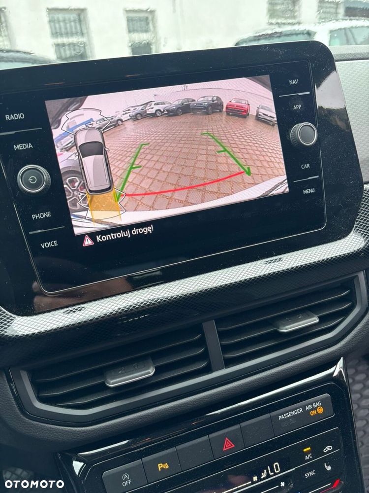 Volkswagen T-Cross - 23