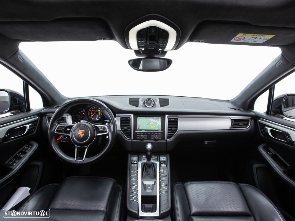 Porsche Macan Turbo - 8