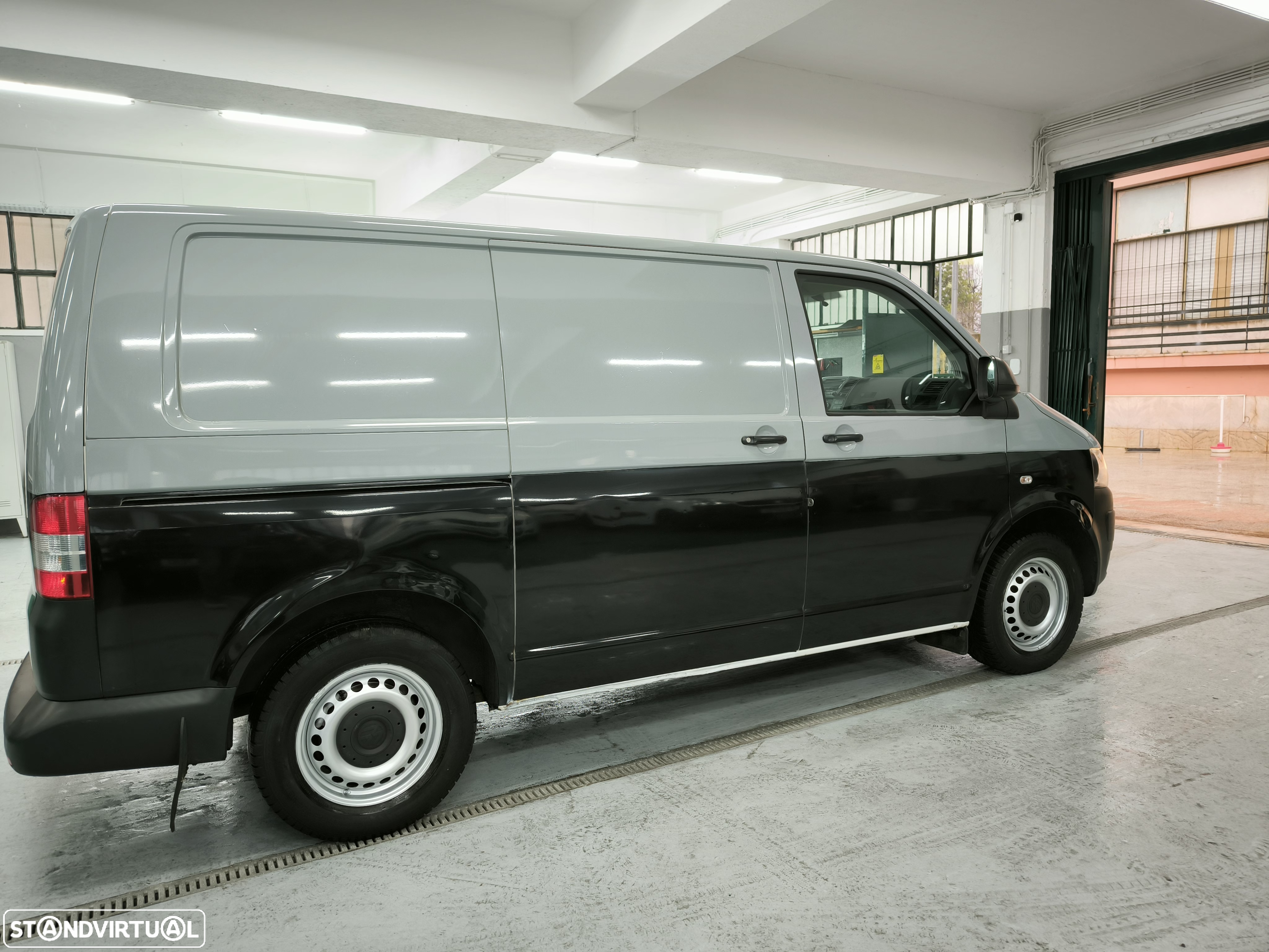 VW Transporter T5 TDI - 16