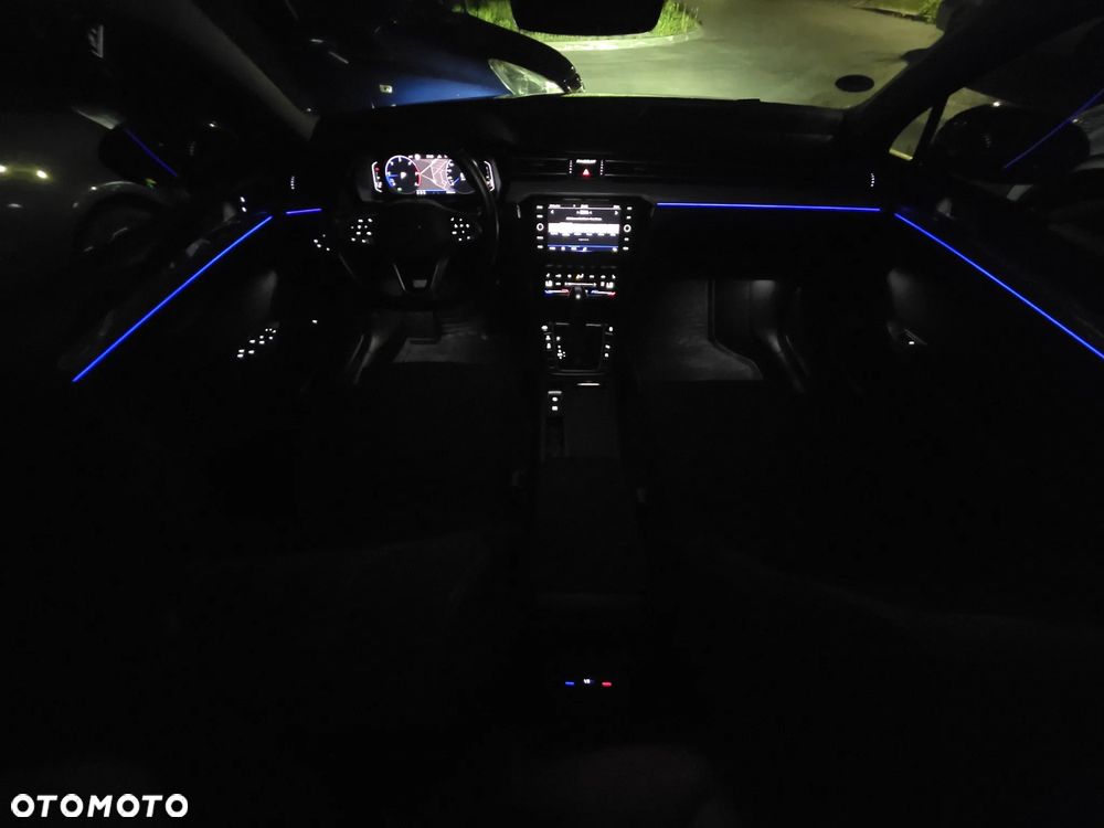 Volkswagen Passat - 20