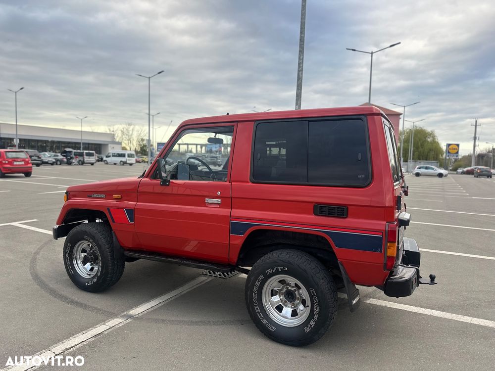 Toyota Land Cruiser - 4