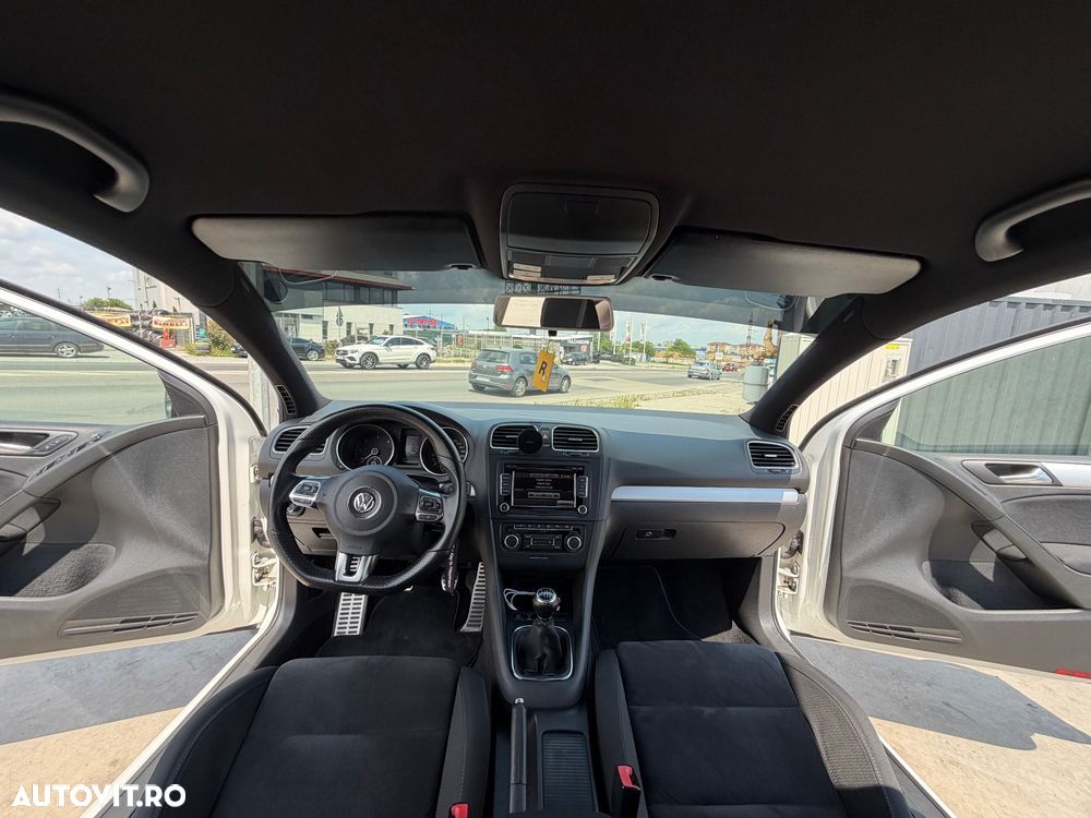 Volkswagen Golf 2.0 TDI Highline 4Motion - 16