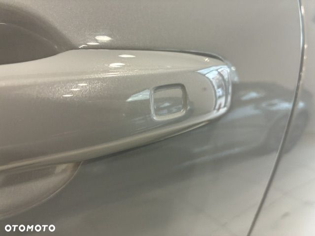 Volvo XC 60 B4 B Plus Dark - 20