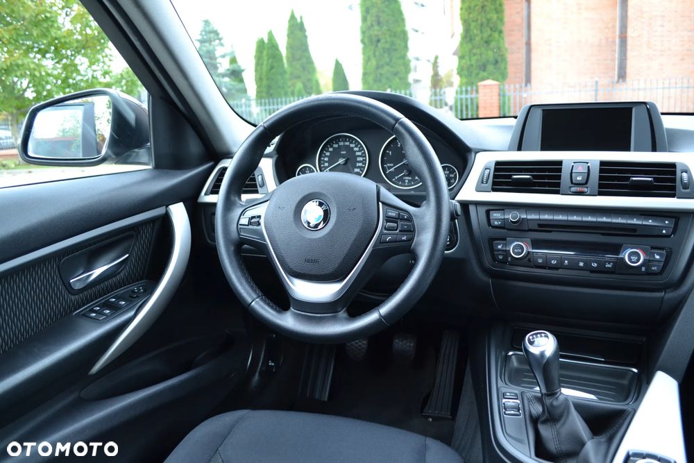 BMW Seria 3 - 25