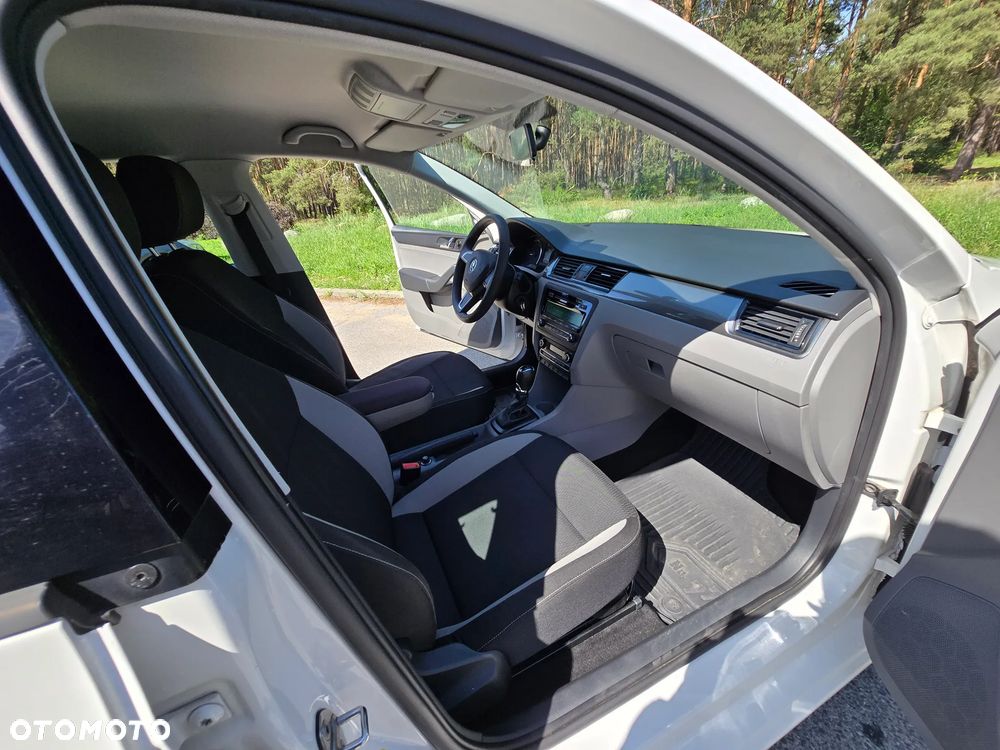 Skoda RAPID 1.6 TDI DPF Ambition DSG - 13