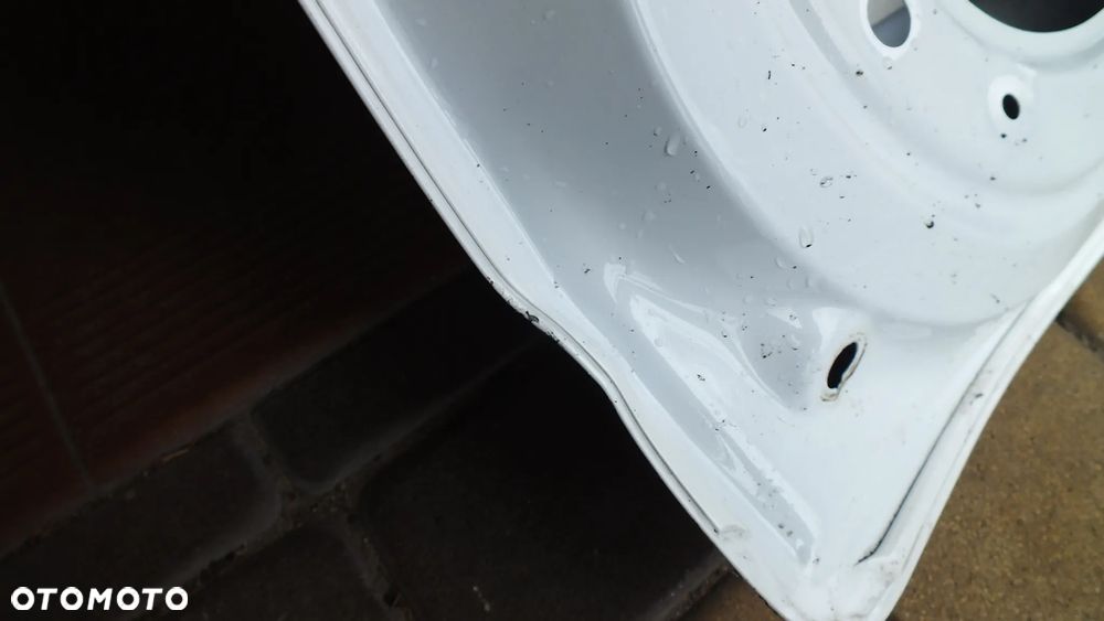 Klapa tylna Omoda 5 - 8