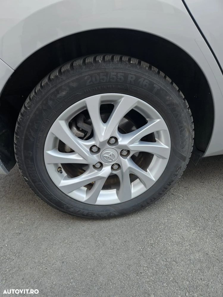 Toyota Auris - 13