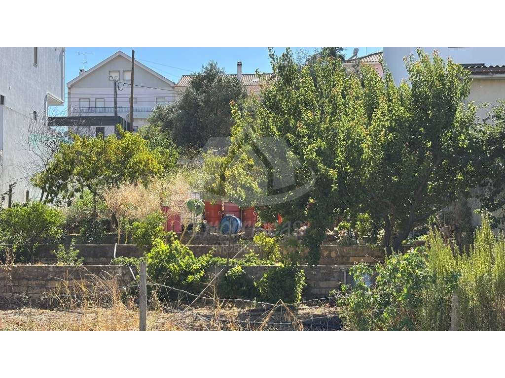 Terreno urbano com 263.70 m² no Bairro das Maroitas, São João da Talha - Grande imagem: 2/8