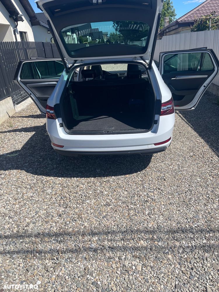 Skoda Superb 2.0 TDI DSG Style - 3