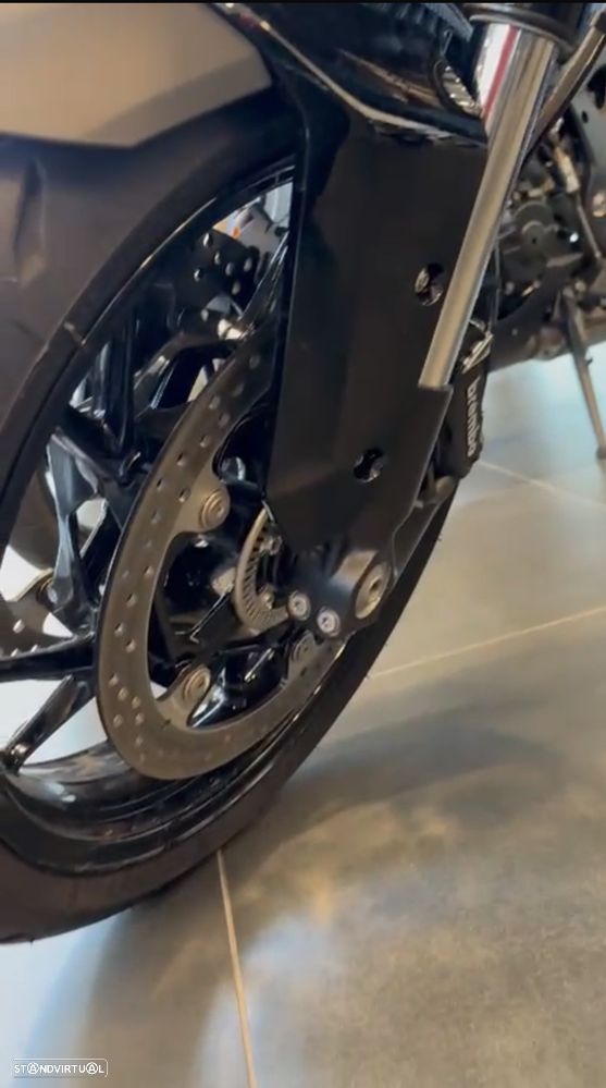 BMW F 900 XR Triple black - 2