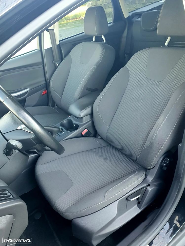 Ford Focus SW 1.0 EcoBoost S&S Titanium - 37
