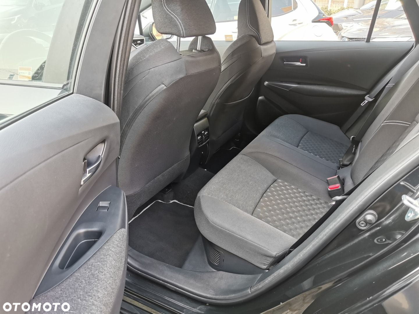 Toyota Corolla - 10