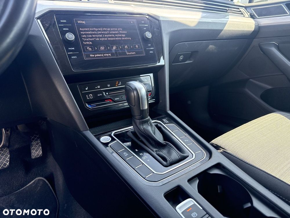 Volkswagen Passat - 15