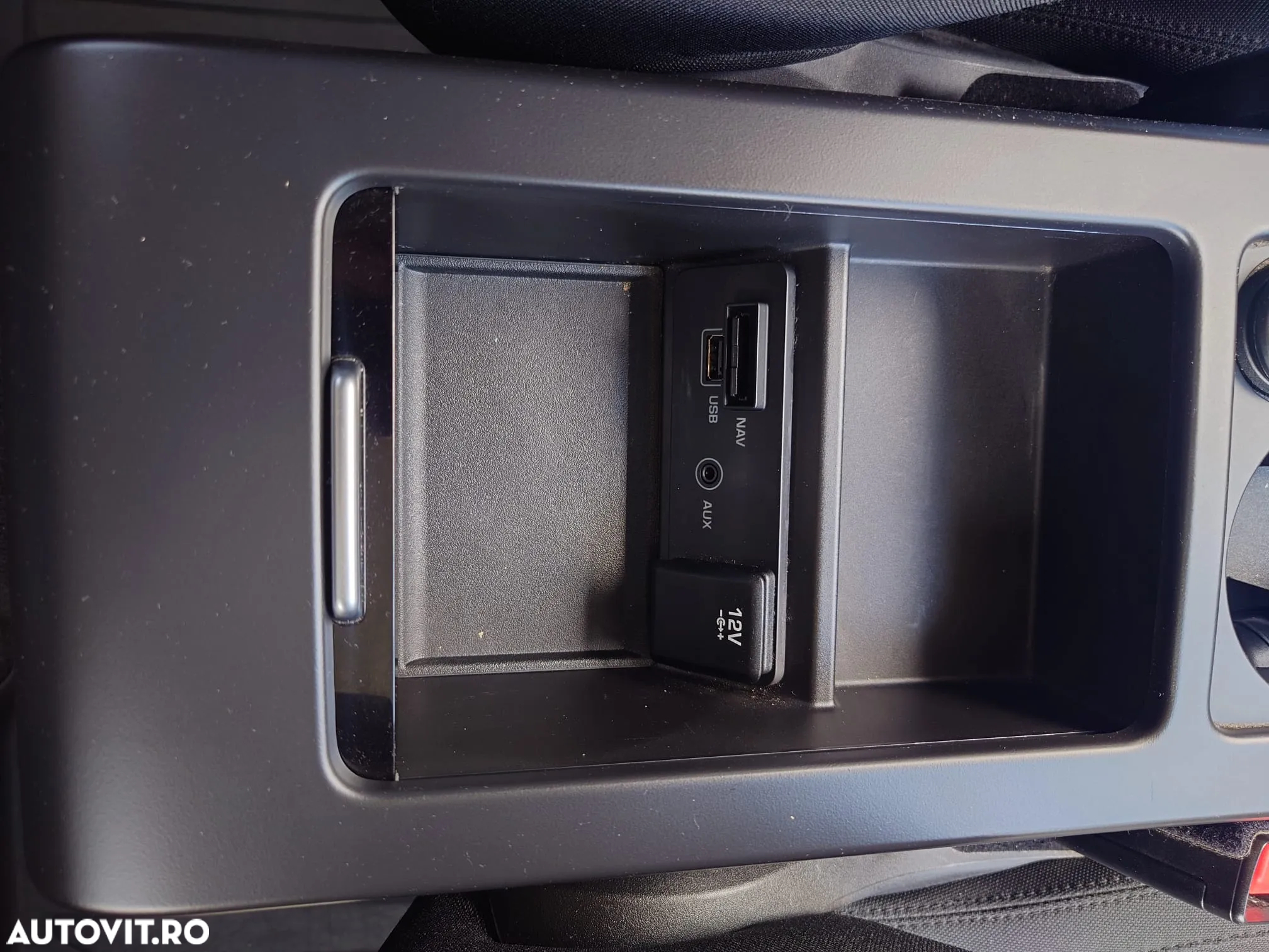 Land Rover Discovery Sport - 24