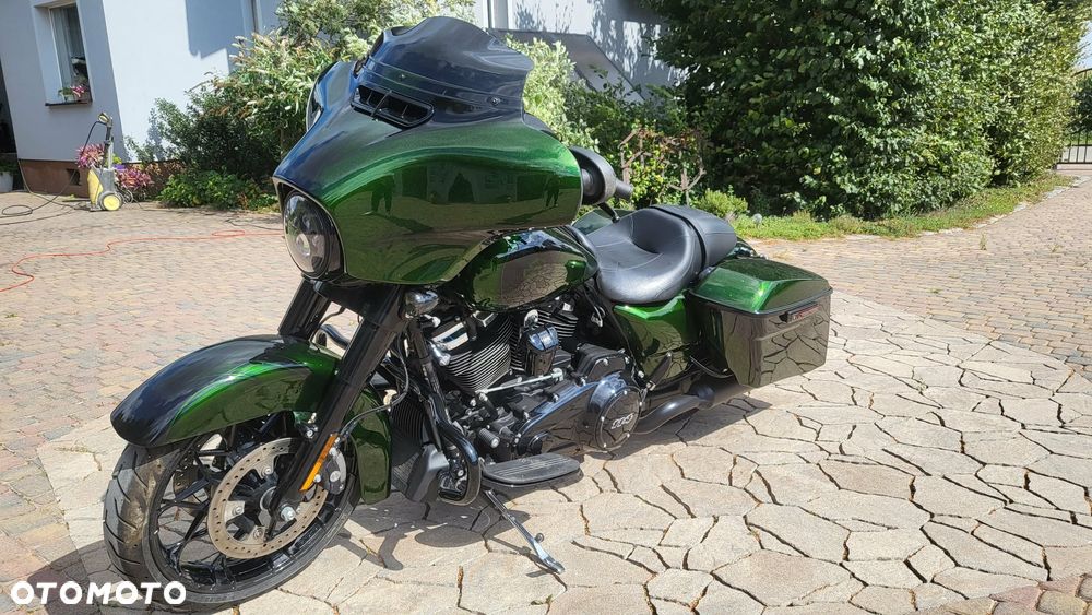 Harley-Davidson Touring Street Glide - 2