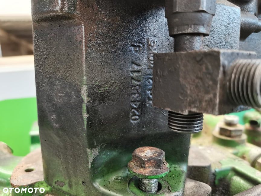 John Deere 6155 R WOM tylny R545140 - 2