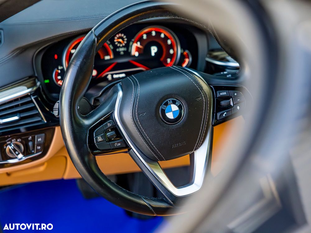 BMW Seria 5 530i Aut. Luxury Line - 10