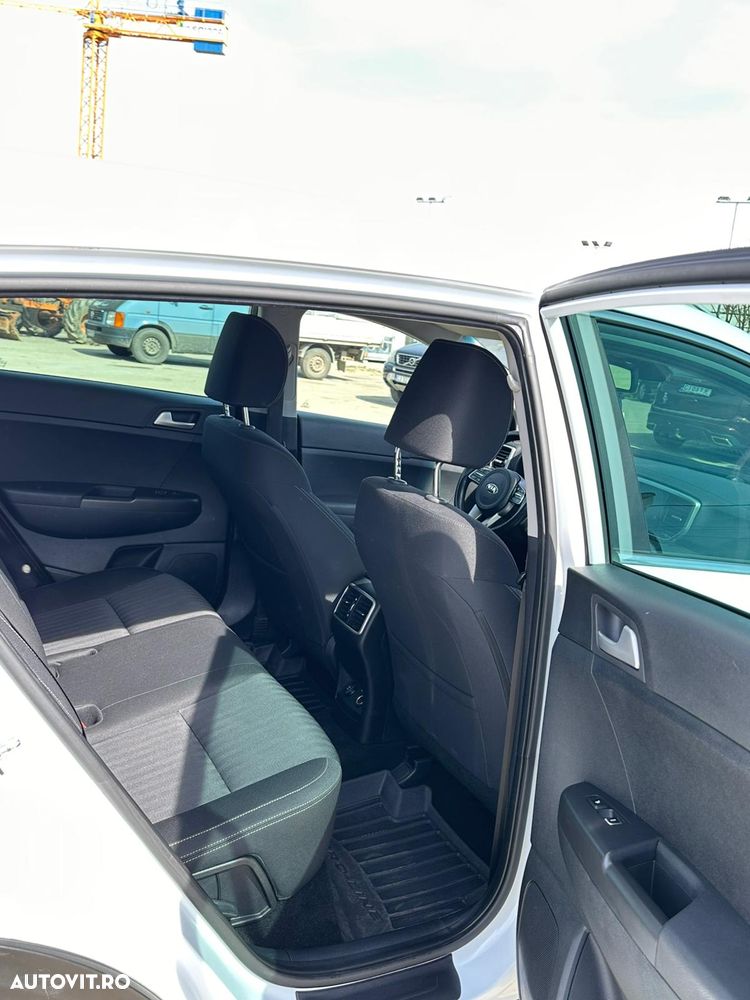 Kia Sportage 1.6 DSL MHEV 7DCT HP 4x2 Plus - 9