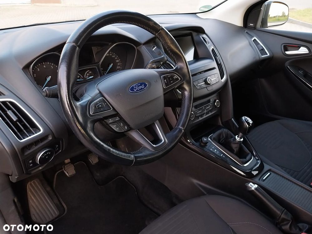 Ford Focus Turnier 1.5 EcoBoost Start-Stopp-System Titanium - 12