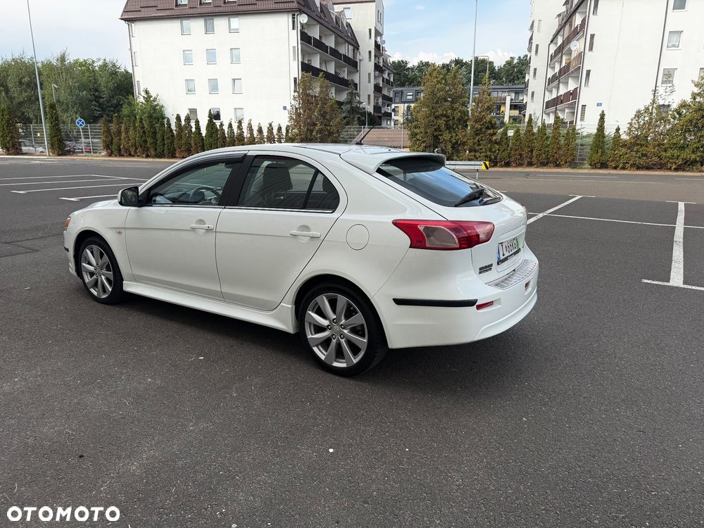 Mitsubishi Lancer - 8