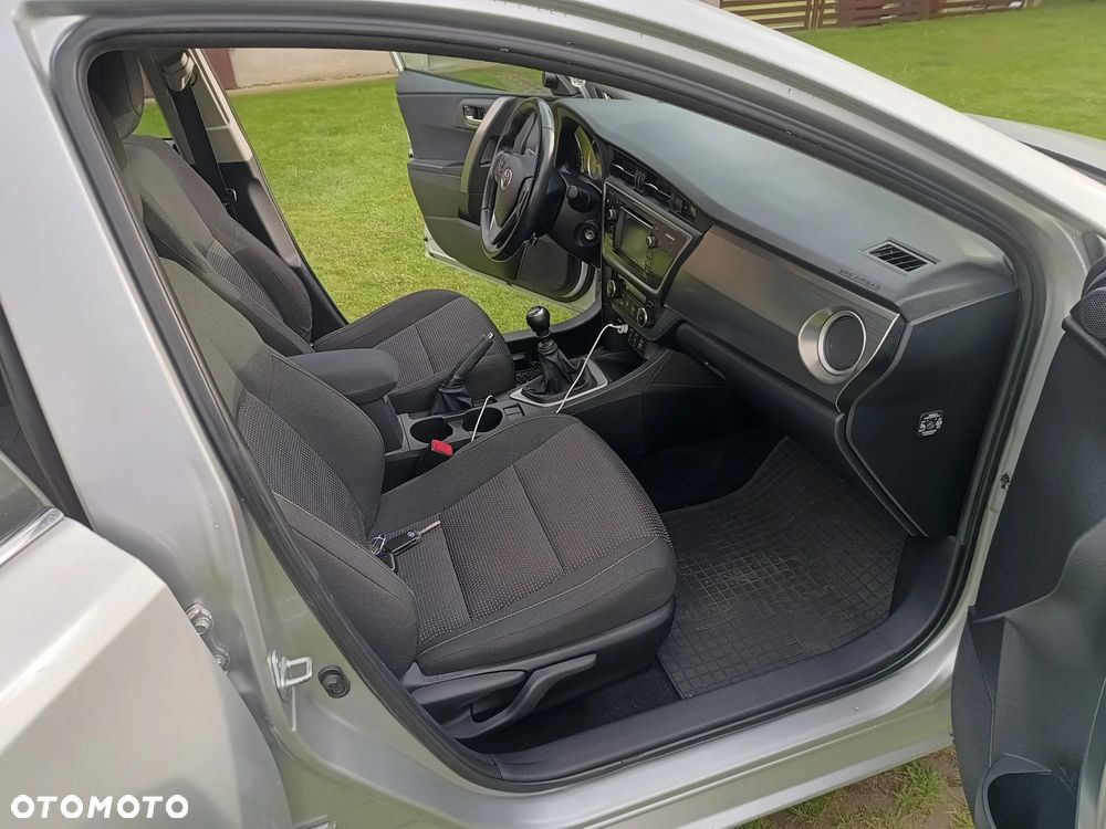 Toyota Auris 1.6 Valvematic Comfort - 17