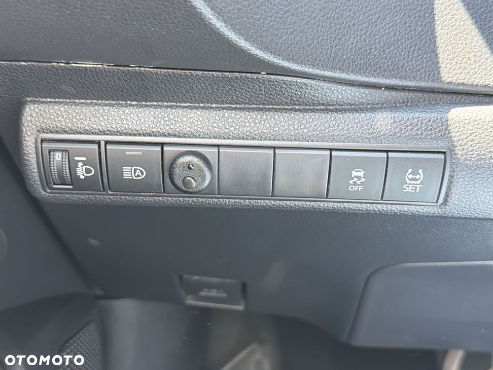 Toyota Corolla 1.8 Hybrid Comfort - 17