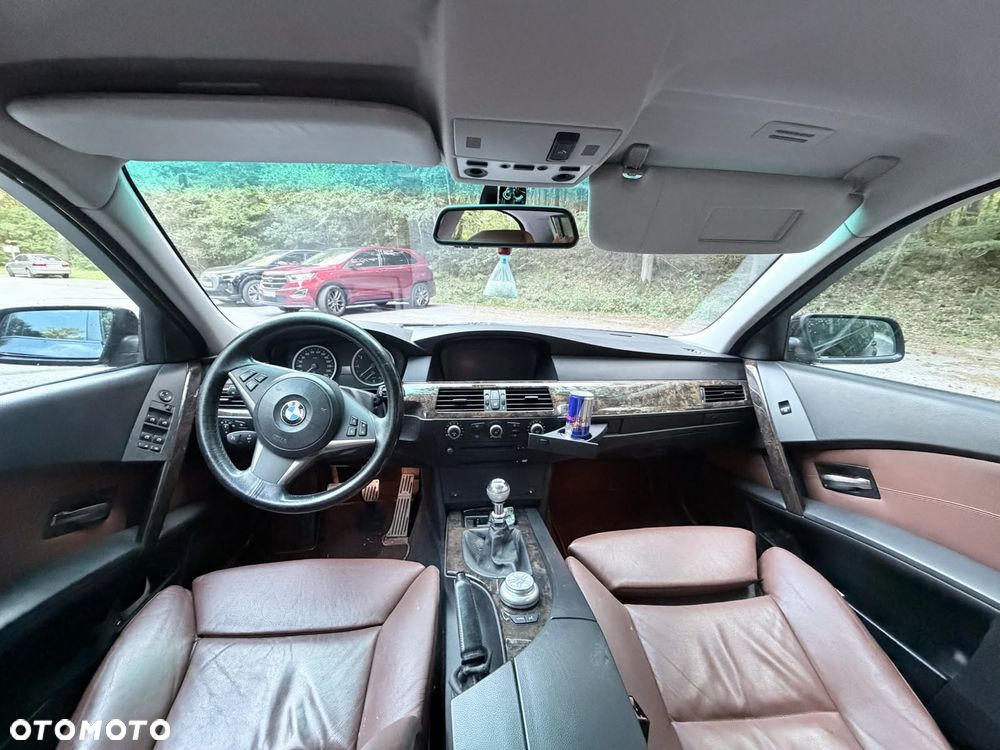 BMW Seria 5 525i - 2